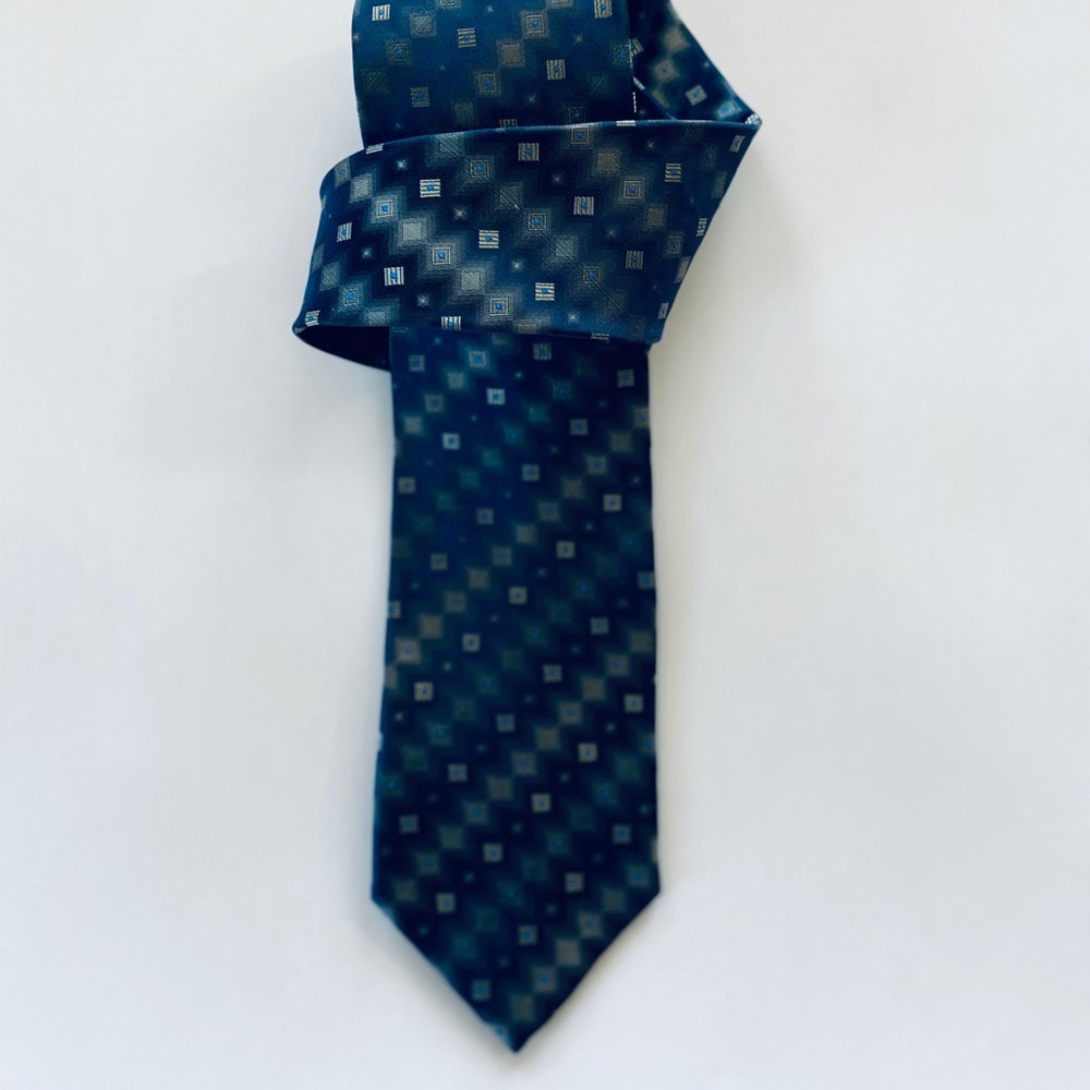 Bocara navy blue silk hand made New tie